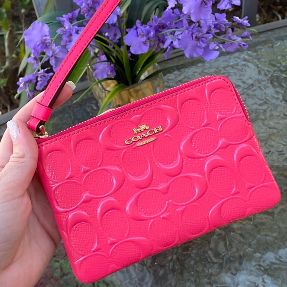Coach Pink Logo Vernis Pink Wristlet NWT - Picture 15 of 15